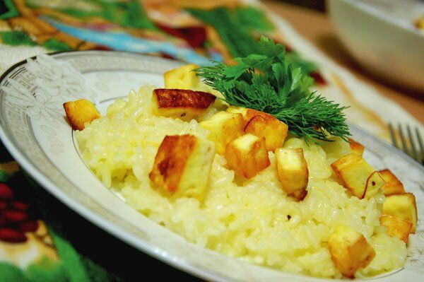 Шафрановый рис с сыром (Кесар панир пулао)